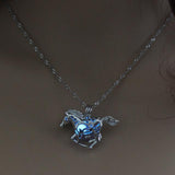 Glowing Horse Necklace - Andredamart